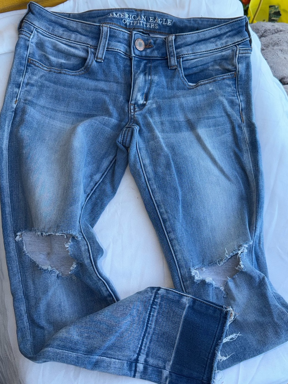 American Eagle Outfitters Light Blue Distressed Skinny Jeans